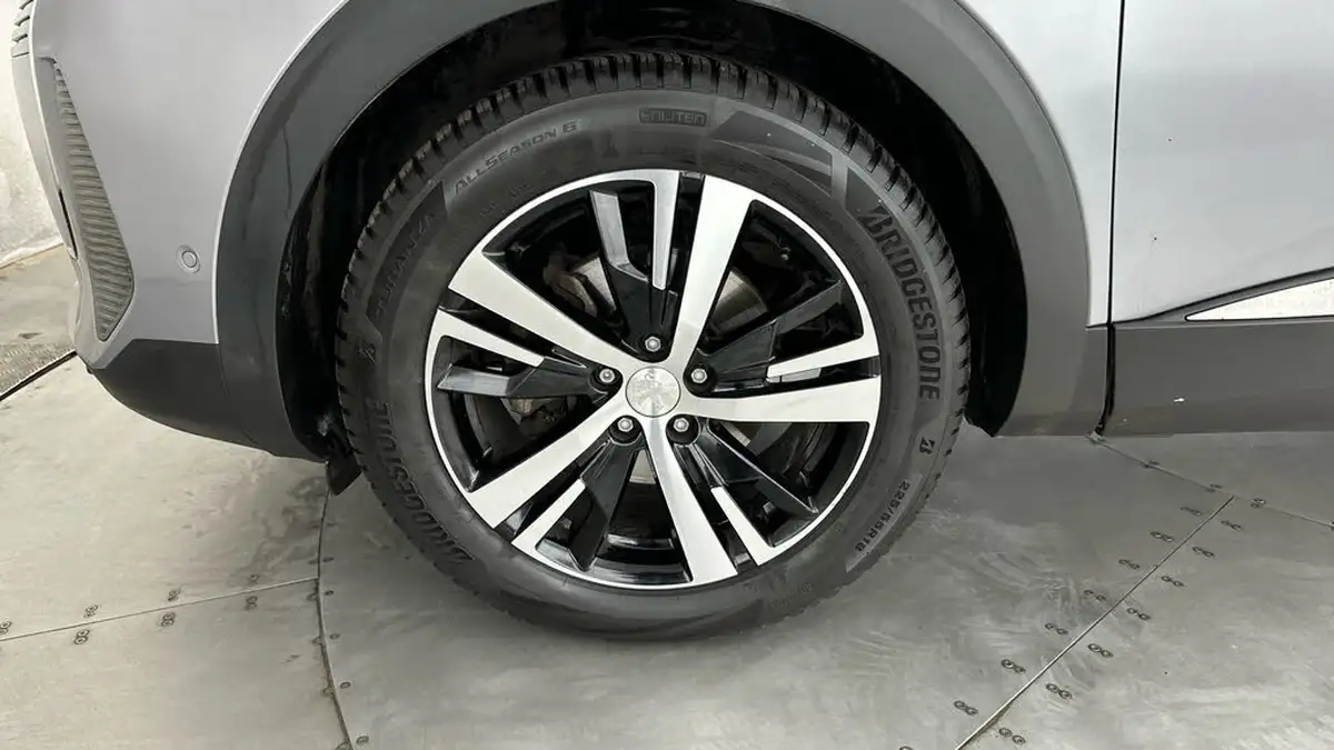 2022-peugeot-3008-suv-12-puretech-gt-big-23
