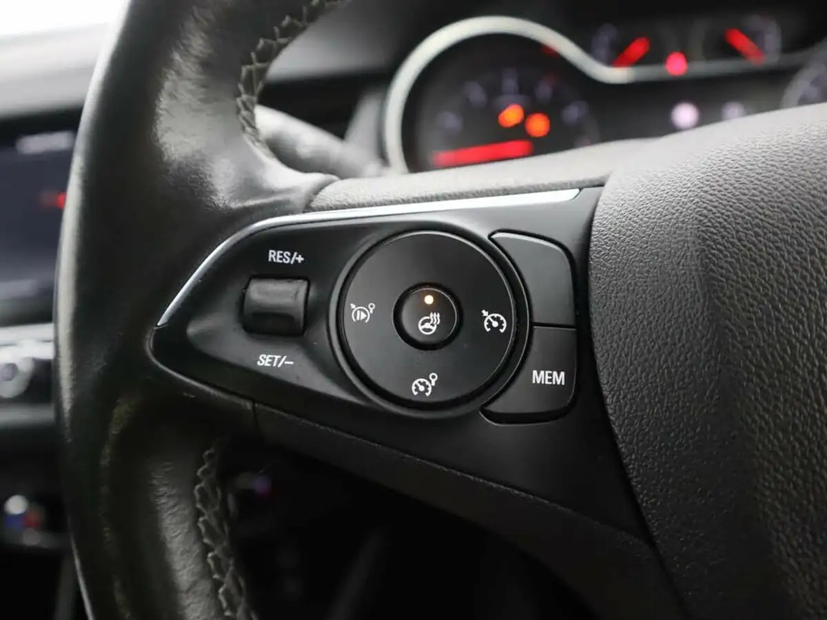2022-vauxhall-crossland-12-ultimate-130ps-auto-big-31
