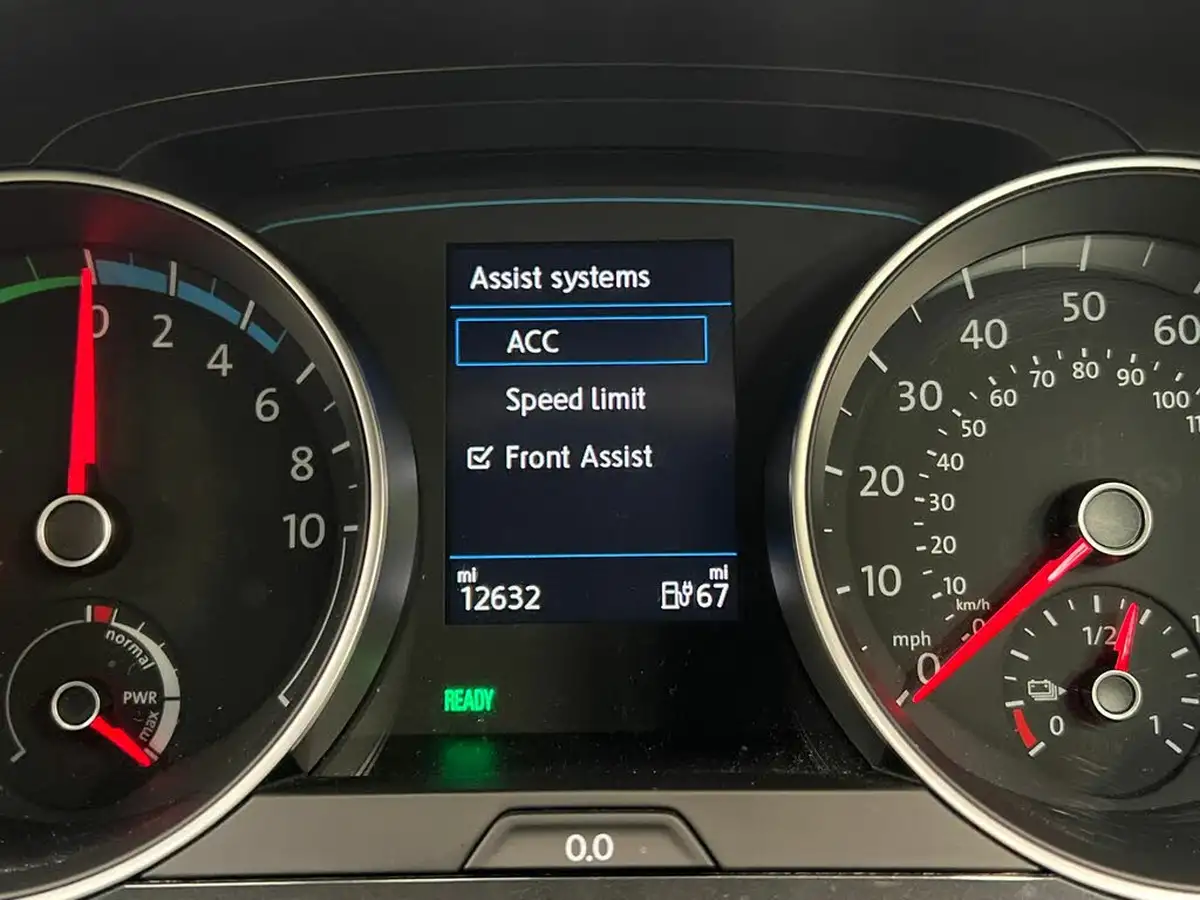 2020-volkswagen-golf-e-e-golf-big-24