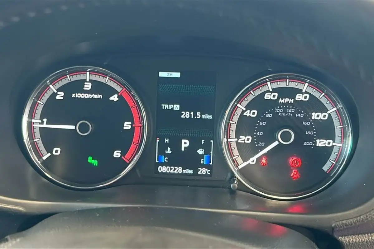 2021-mitsubishi-l200-22di-d-barbarian-x-big-20