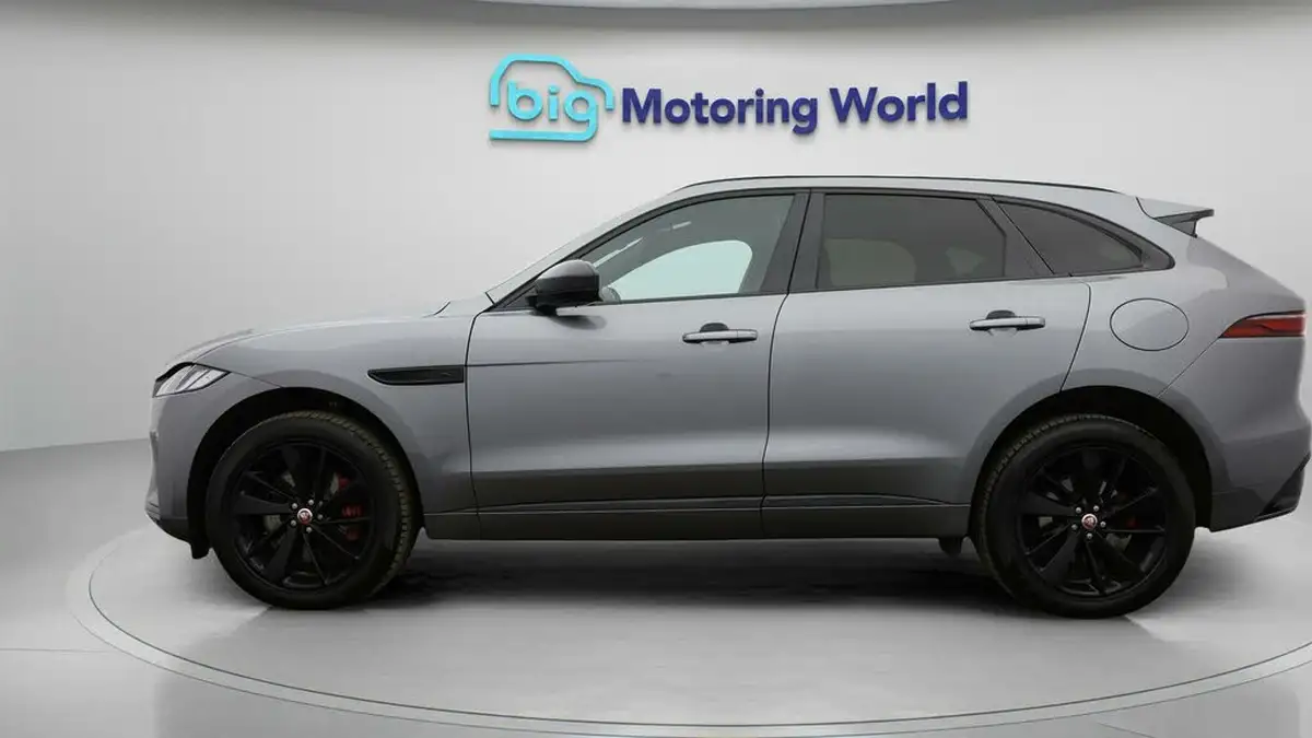 2022-jaguar-f-pace-20-p250-r-dynamic-black-big-3