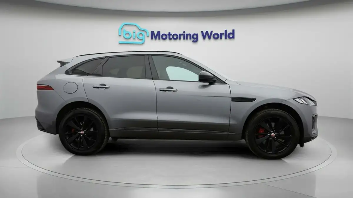 2022-jaguar-f-pace-20-p250-r-dynamic-black-big-7
