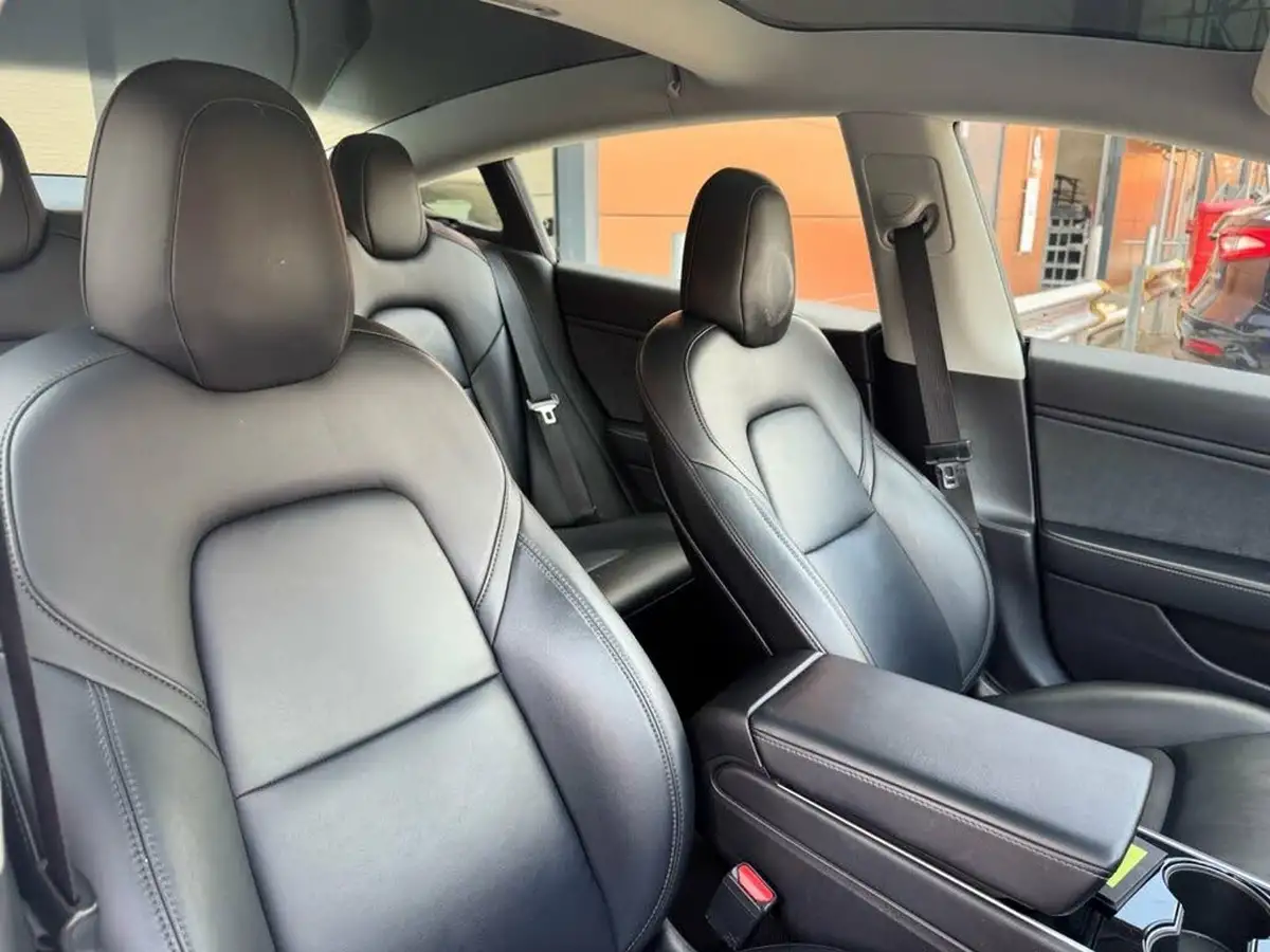 2020-tesla-model-3-e-performance-big-29