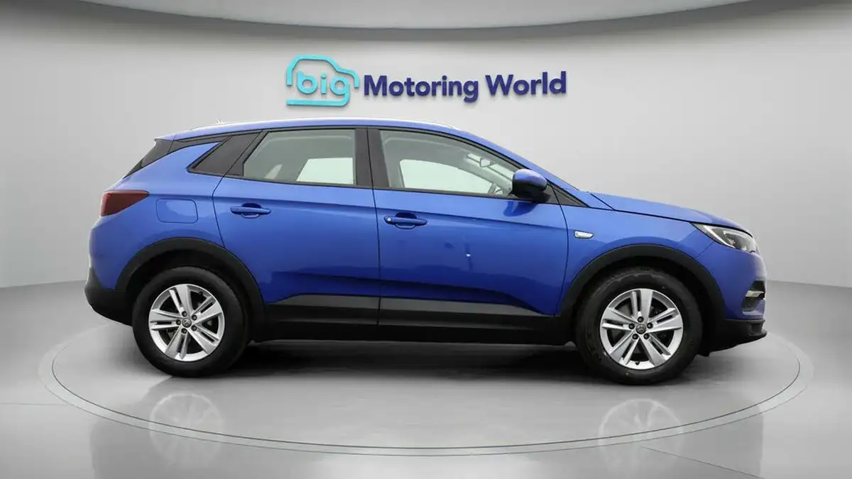2020-vauxhall-grandland-x-15td-se-big-7