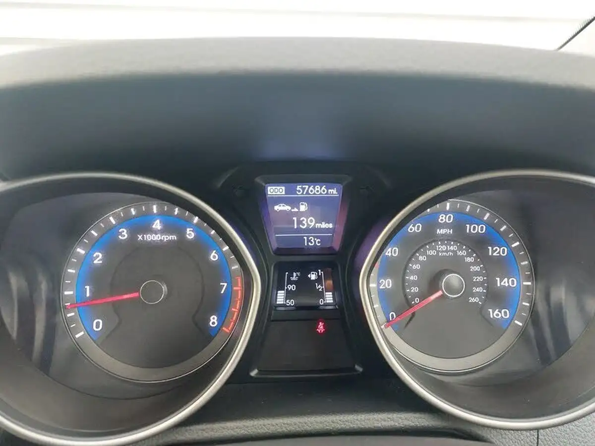 2012-hyundai-i30-14-active-5d-big-19