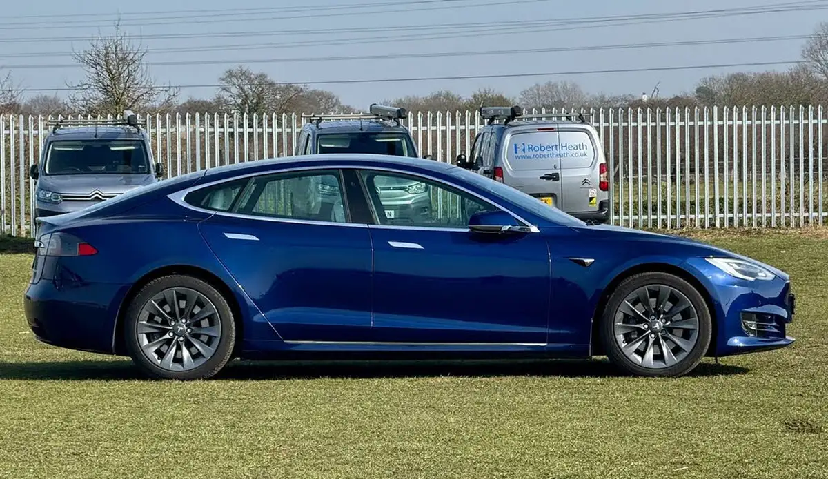 2020-tesla-model-s-e-long-range-big-12