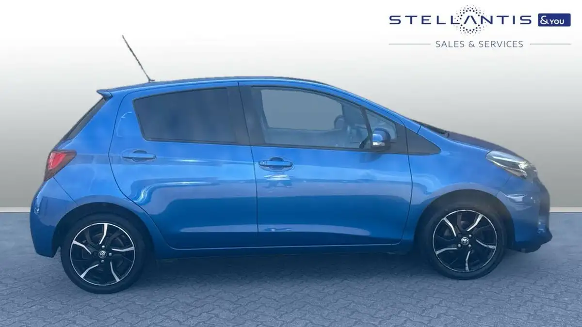 2015-toyota-yaris-133-sport-big-1