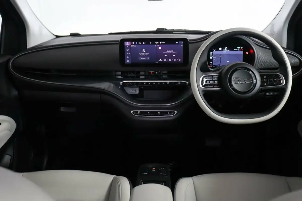 2021-fiat-500-e-la-prima-big-7