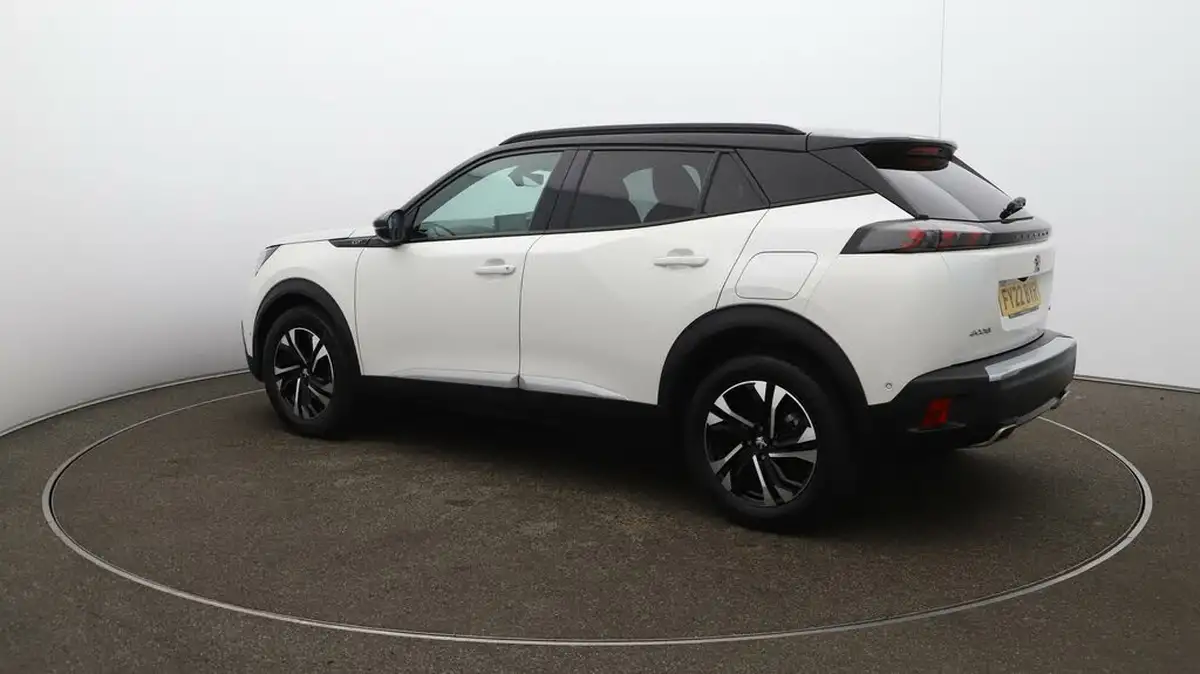 2022-peugeot-2008-suv-12-puretech-gt-big-32