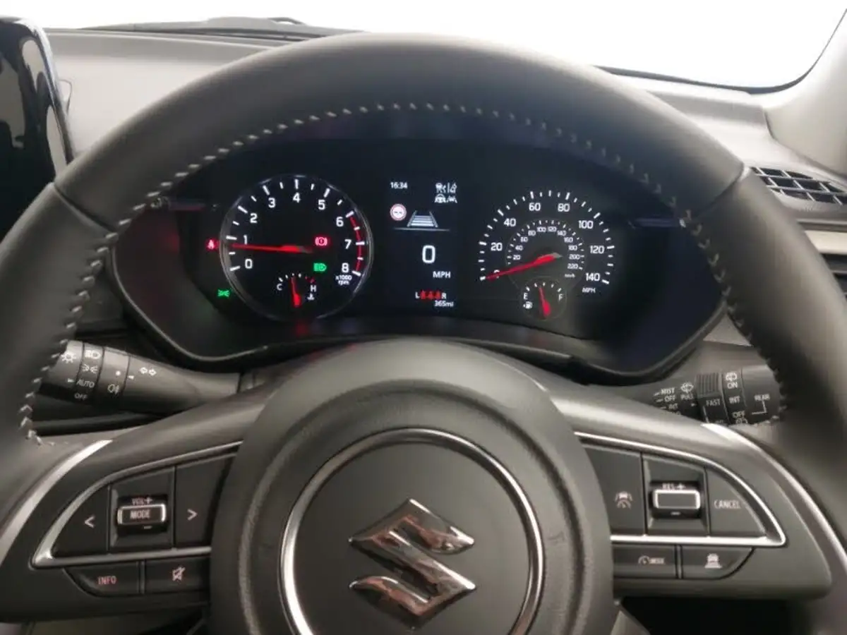 2025-suzuki-swift-12-ultra-big-18