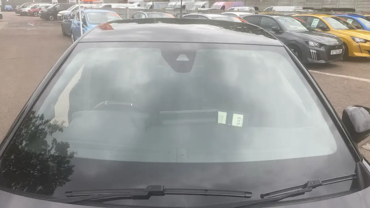 2022-peugeot-208-12-puretech-gt-100ps-big-43