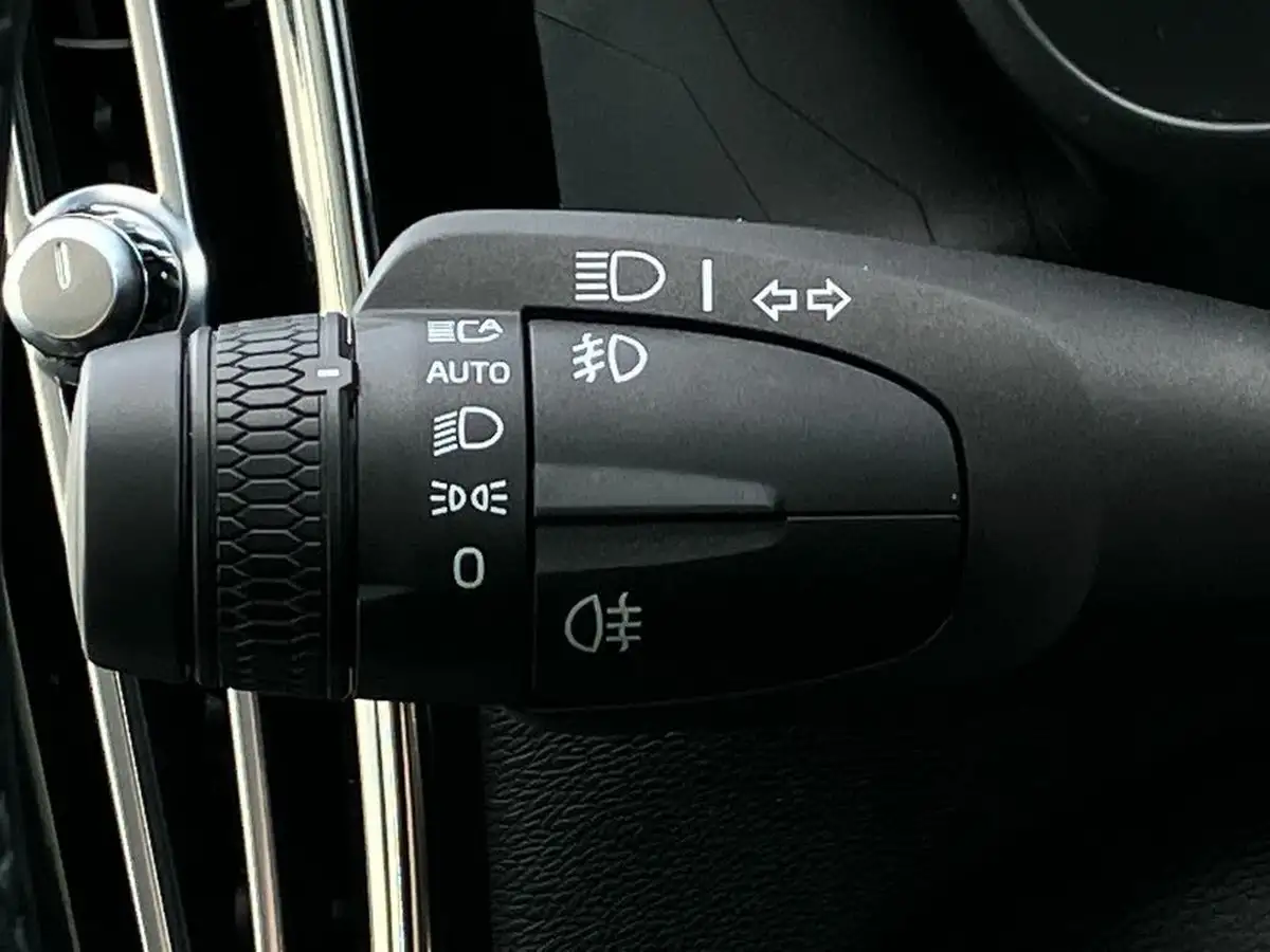 2023-volvo-c40-e-twin-recharge-plus-big-41