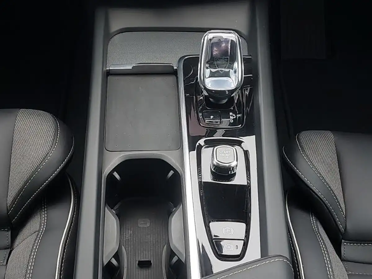 2024-volvo-xc60-20-t8-ultimate-dark-big-12