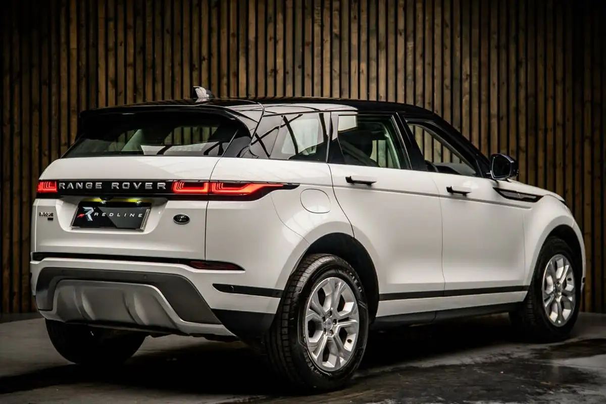 2021-land-rover-range-rover-evoque-15-p300e-s-big-3