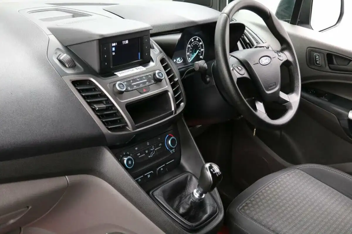 2019-ford-transit-connect-15-ecoblue-l2-240-trend-100pseu6dt-big-1