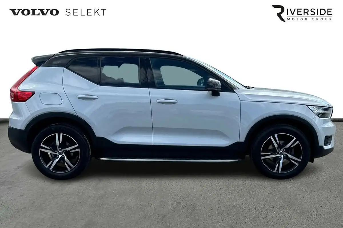 2022-volvo-xc40-15-t3-r-design-auto-big-3