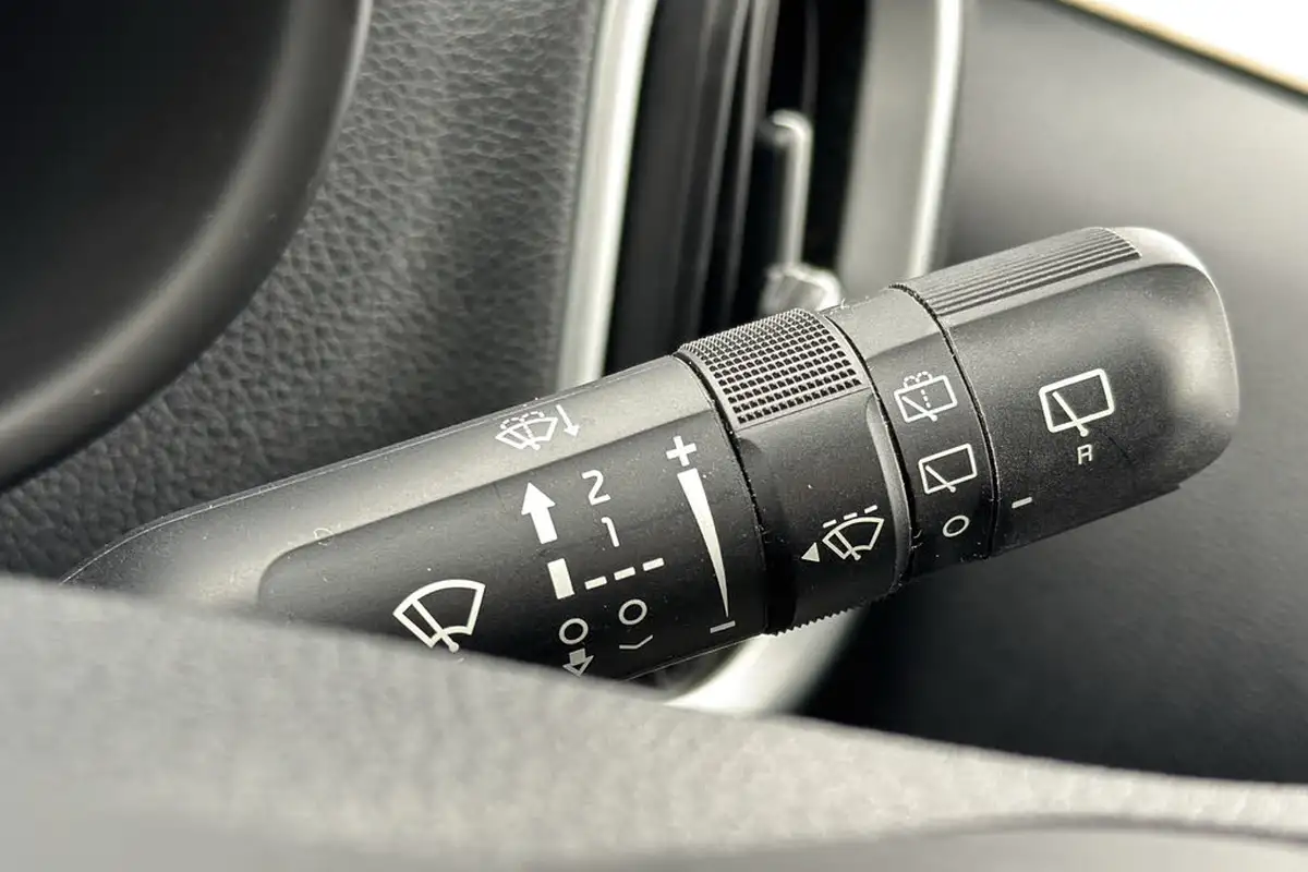 2023-kia-picanto-10-x-line-s-auto-seq-big-33