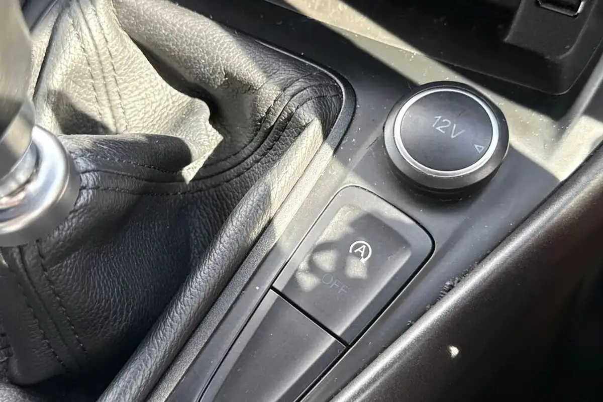2018-ford-focus-10t-st-line-140ps-hatchback-big-39
