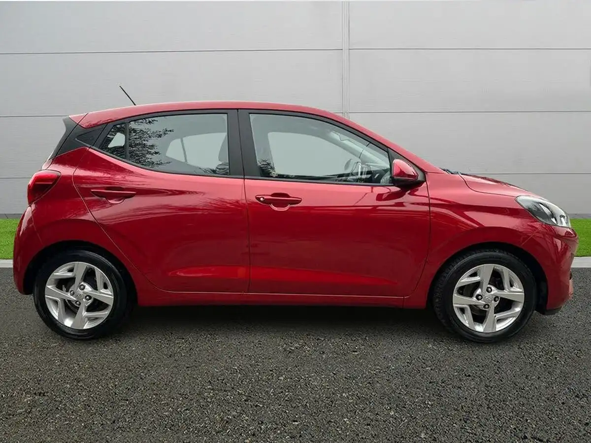 2022-hyundai-i10-10-se-connect-big-7