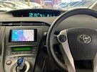 2010-toyota-prius-small-7