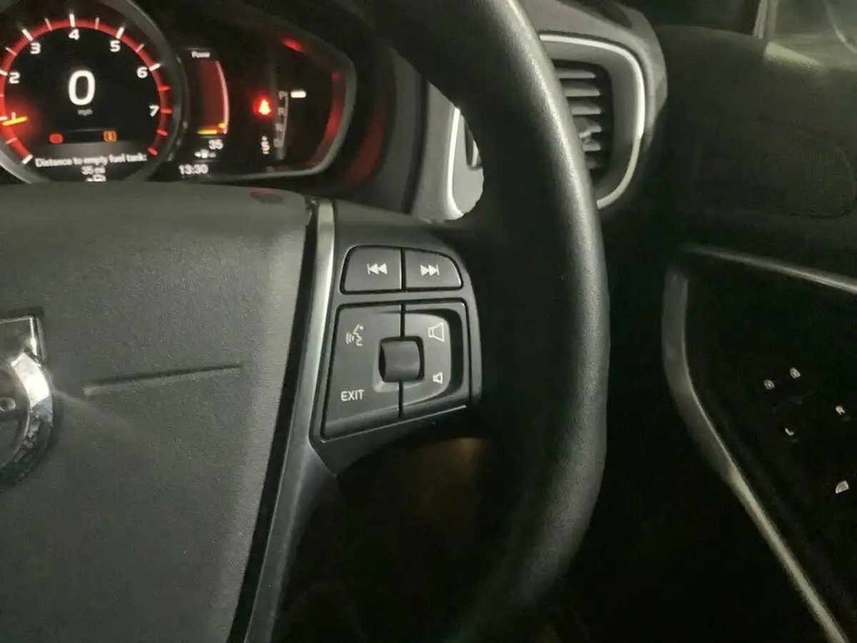 2018-volvo-v40-15-t3-inscription-big-17