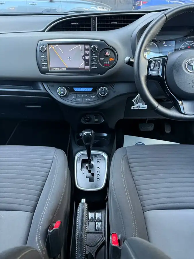 2019-toyota-yaris-15-vvt-i-icon-tech-98bhp-hybrid-1497cc-e-cvt-big-50