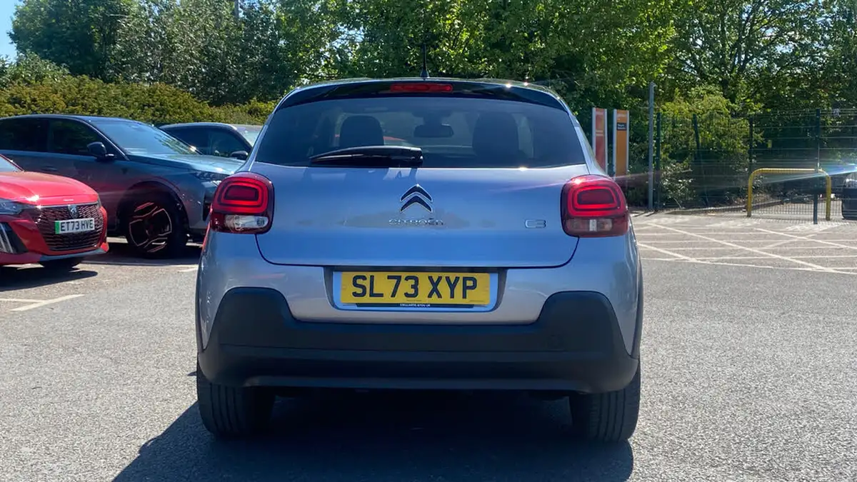 2023-citroen-c3-12-puretech-shine-plus-110ps-ss-eat6-big-8