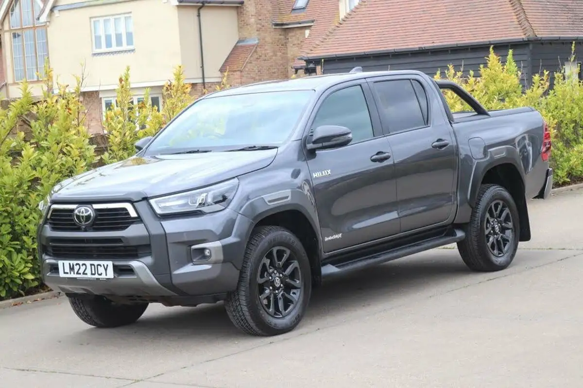 2022-toyota-hi-lux-28d-4d-invincible-x-204hpeu6d-2755cc-auto-big-2