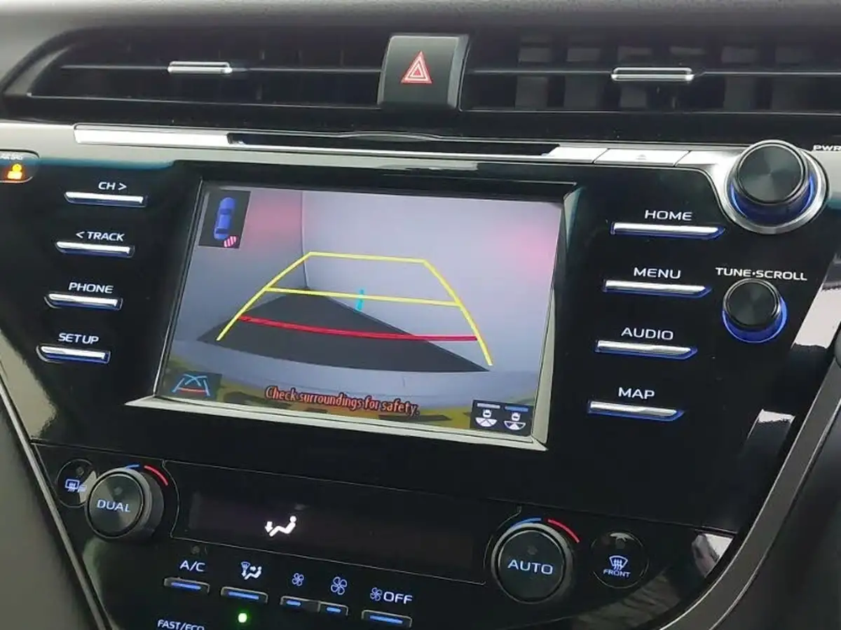 2021-toyota-camry-25-vvt-i-design-big-11