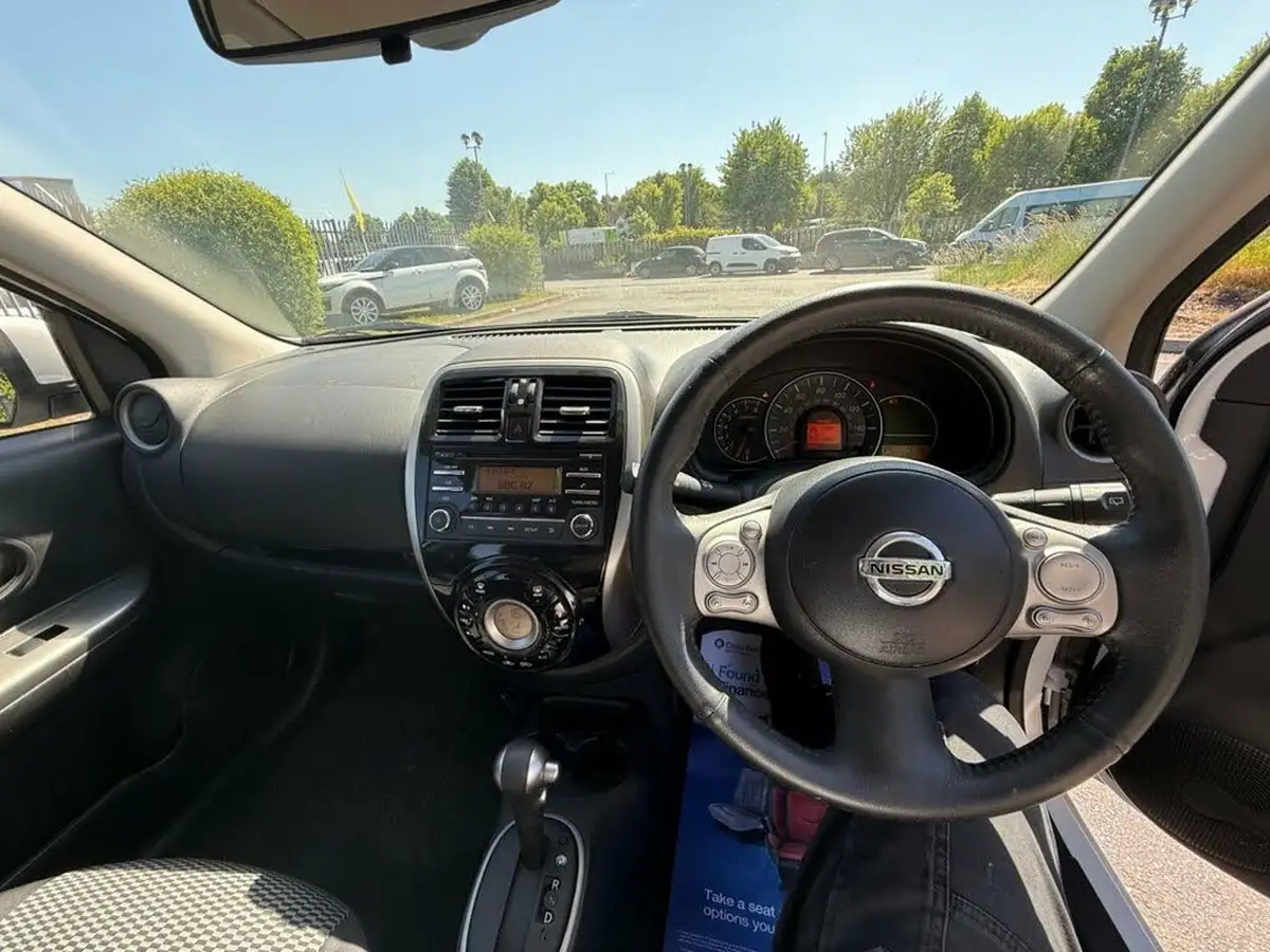 2014-nissan-micra-12-acenta-80ps-cvt-big-39