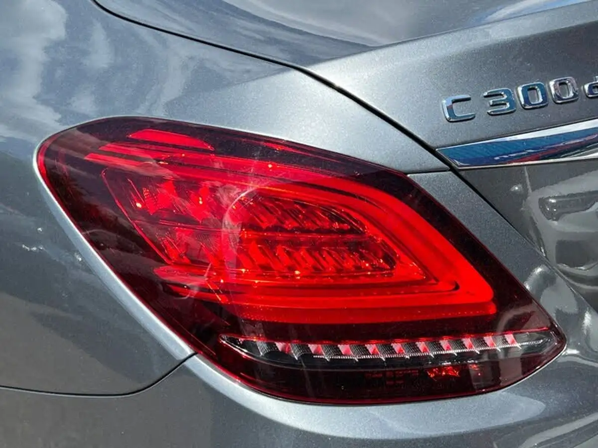 2021-mercedes-benz-c-class-20d-c300de-amg-line-edition-saloon-4d-big-20