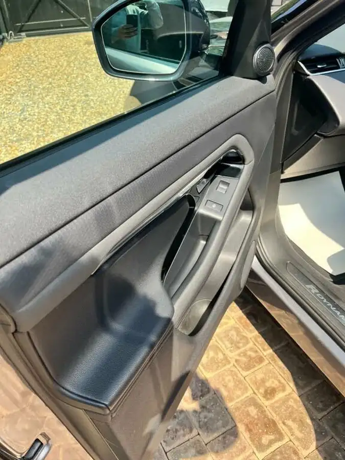 2019-land-rover-range-rover-evoque-20-d150-r-dynamic-s-big-13
