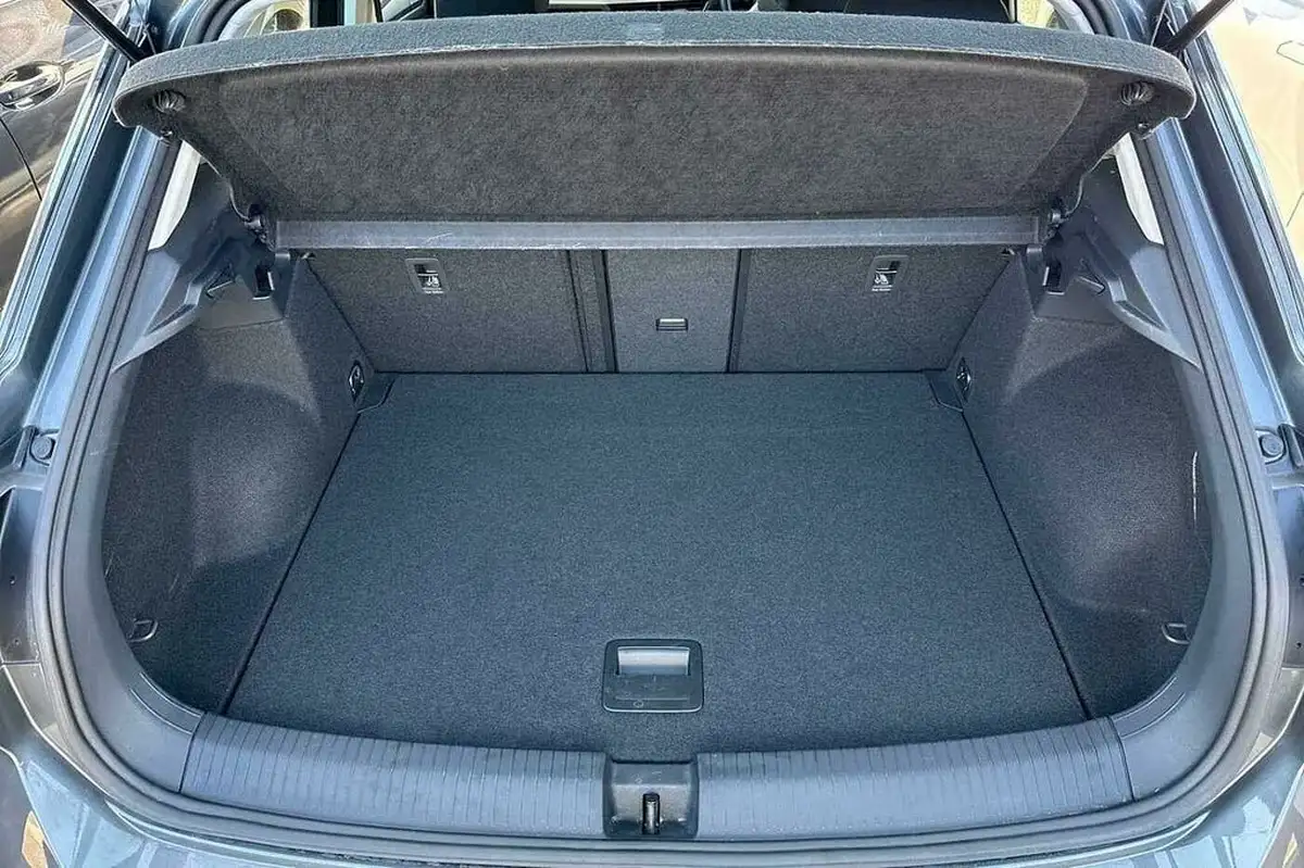 2023-volkswagen-t-roc-15-tsi-life-dsg-big-10