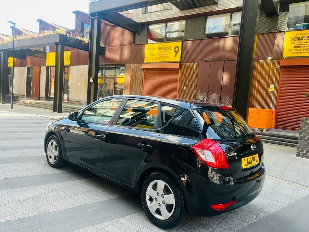 2010-kia-ceed-16-1-big-5