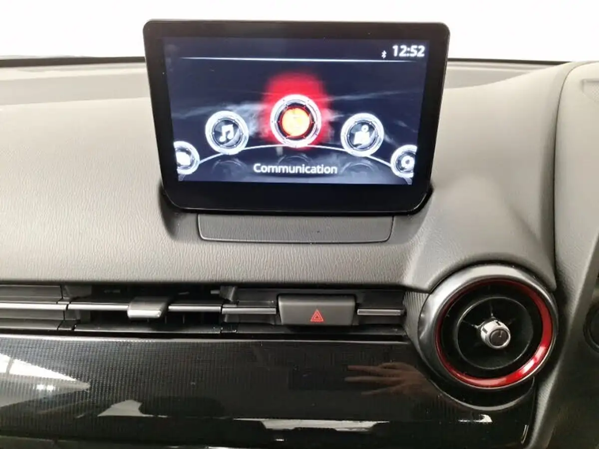2024-mazda-mazda2-15-e-skyactiv-g-homura-big-9