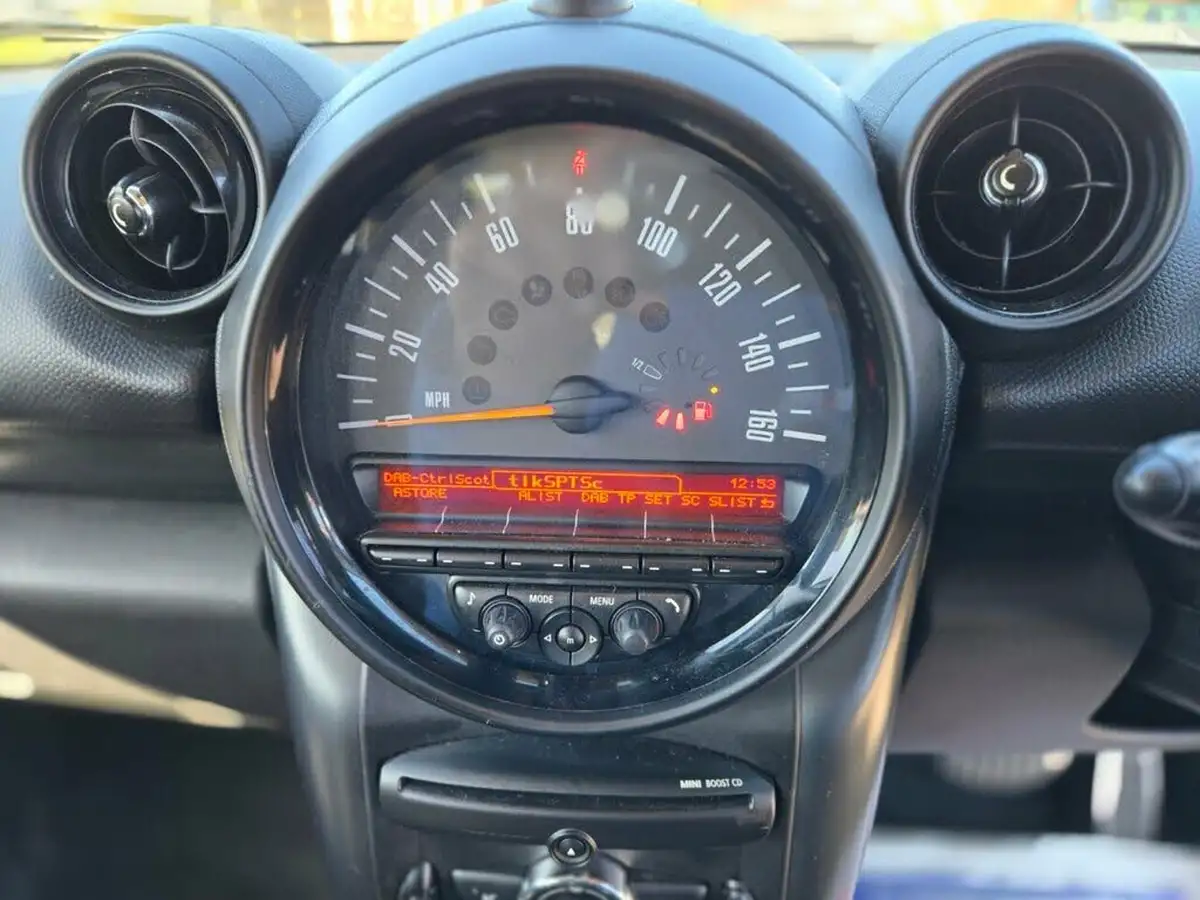 2015-mini-countryman-20td-cooper-sd-143bhp-chili-auto-big-16
