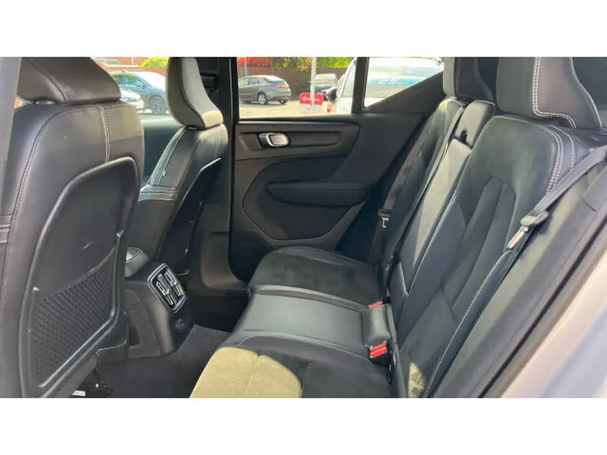 2022-volvo-xc40-15-t5-r-design-pro-big-15