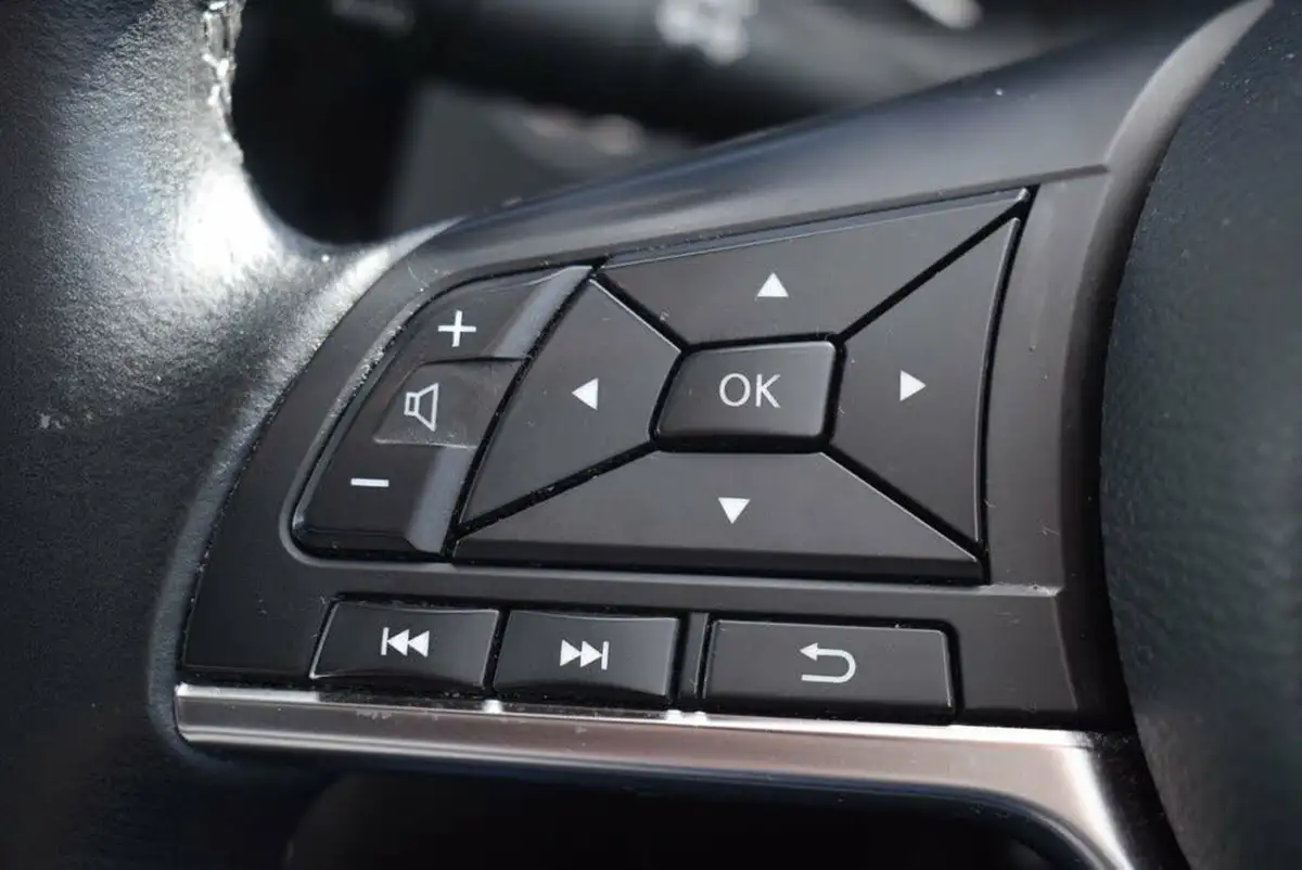 2020-nissan-qashqai-13-dig-t-n-motion-160ps-auto-big-17