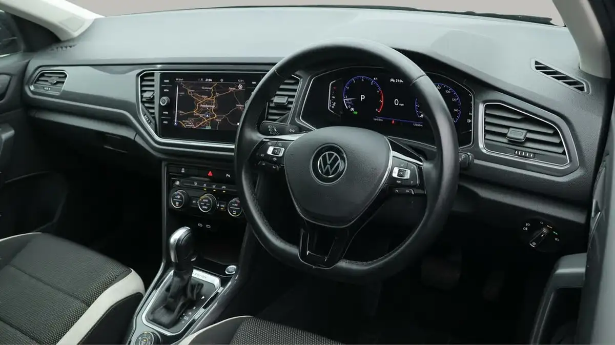 2021-volkswagen-t-roc-20-tsi-sel-big-9