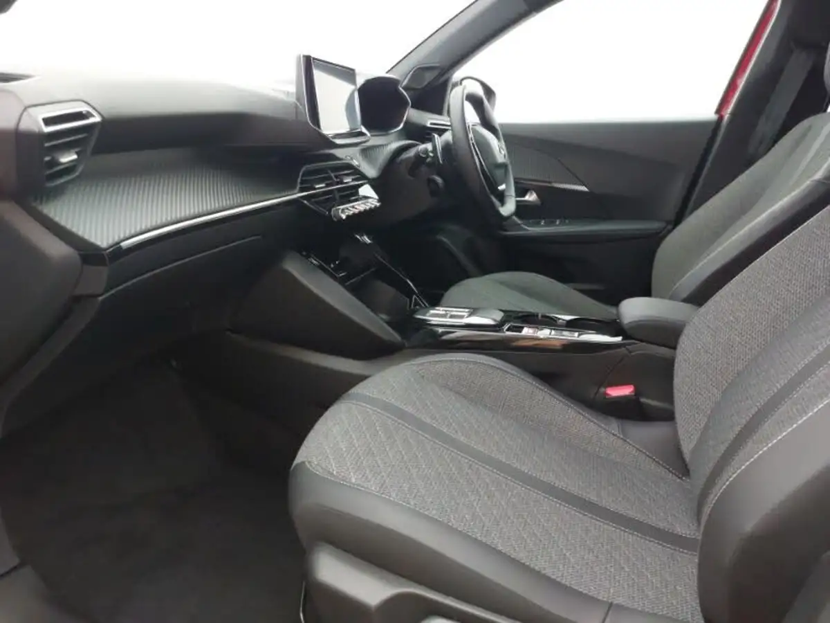 2024-peugeot-2008-suv-12-puretech-allure-130ps-eat8-big-4