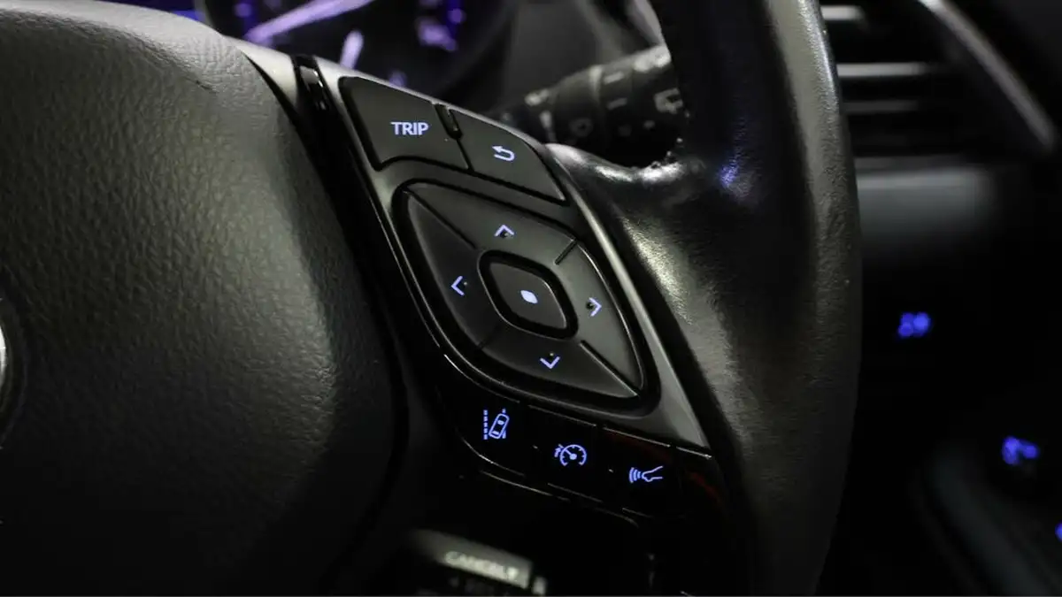 2020-toyota-c-hr-18-vvt-i-icon-parking-pack-big-23