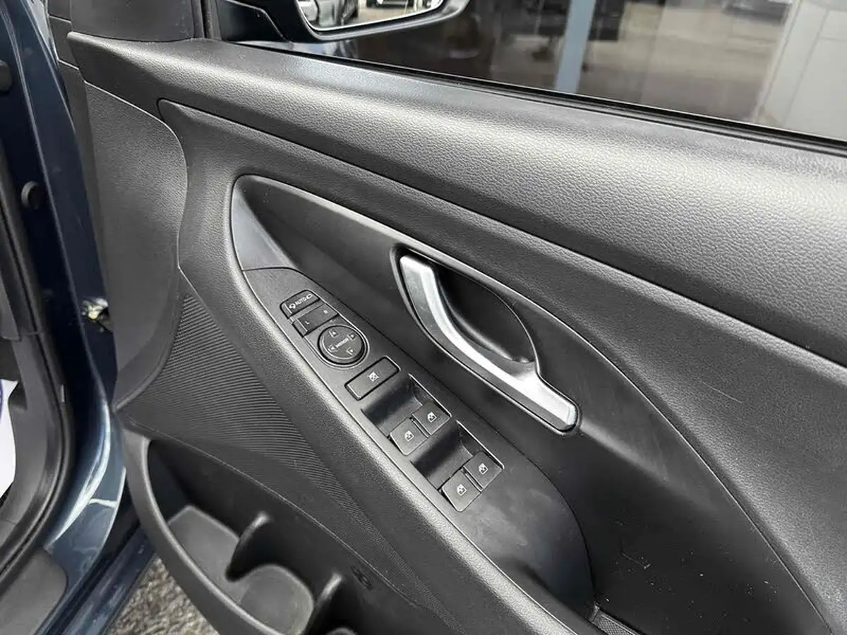 2022-hyundai-i30-10-t-gdi-se-connect-hatchback-big-23