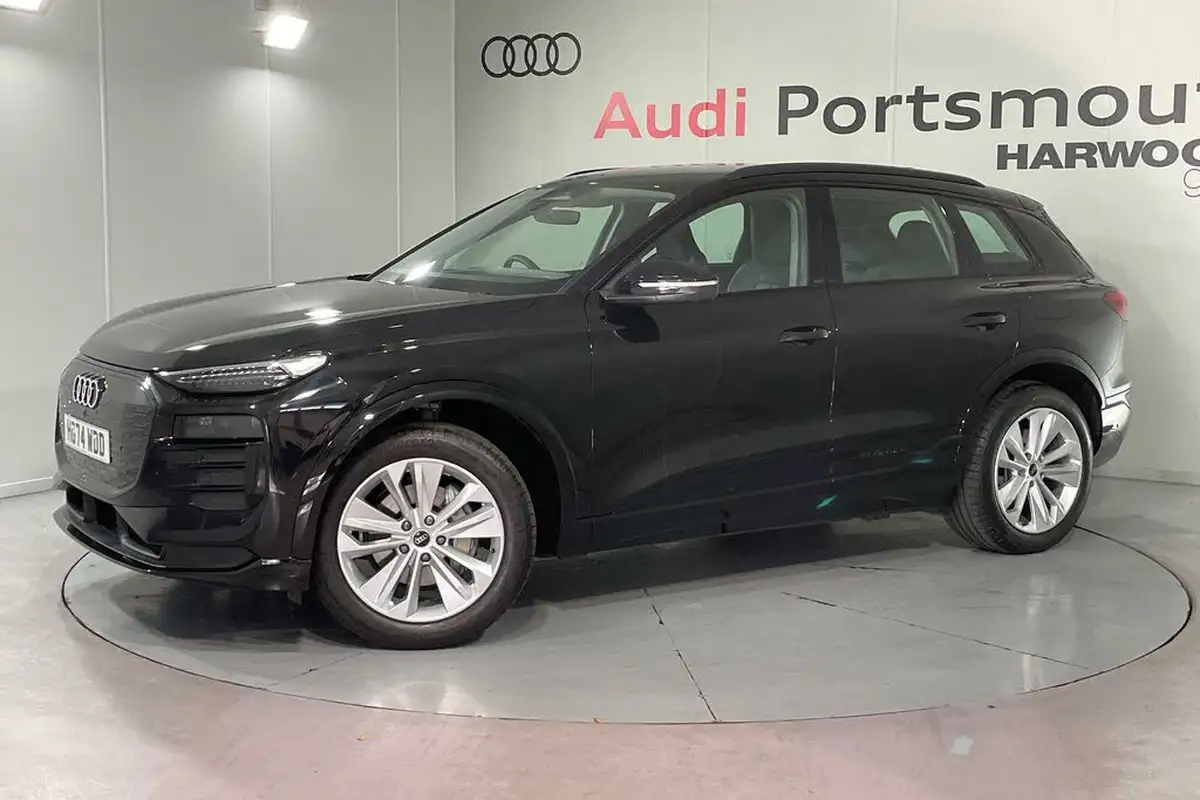 2024-audi-q6-e-tron-big-4