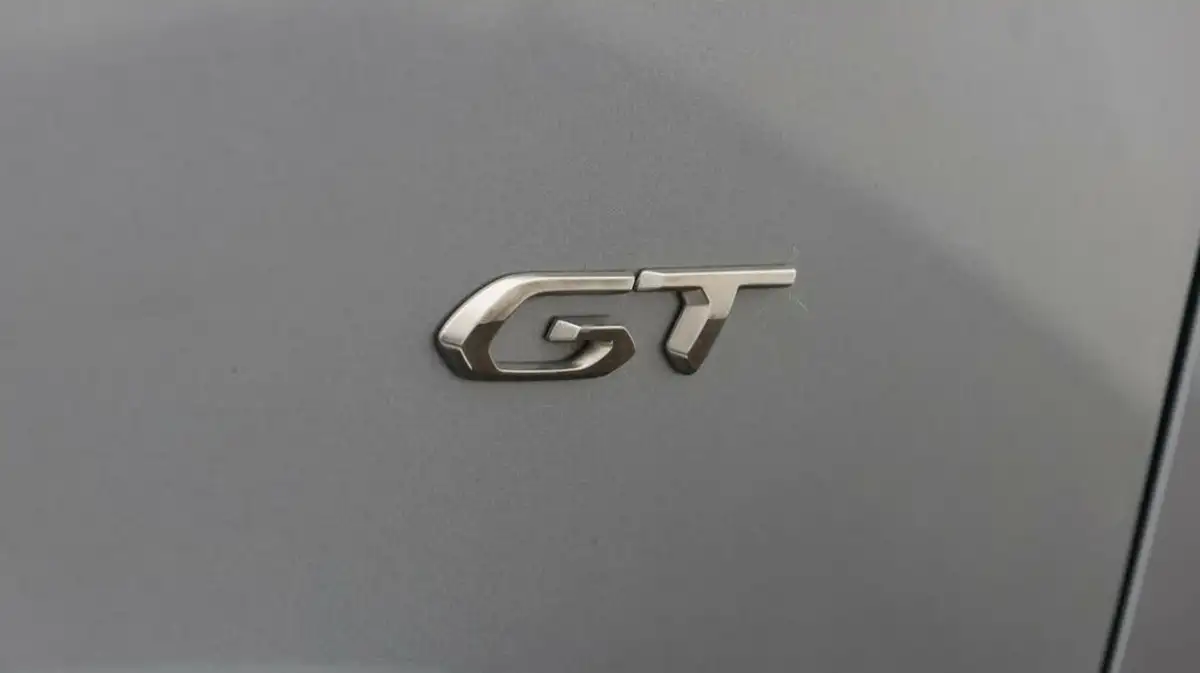 2021-peugeot-2008-suv-e-gt-big-23