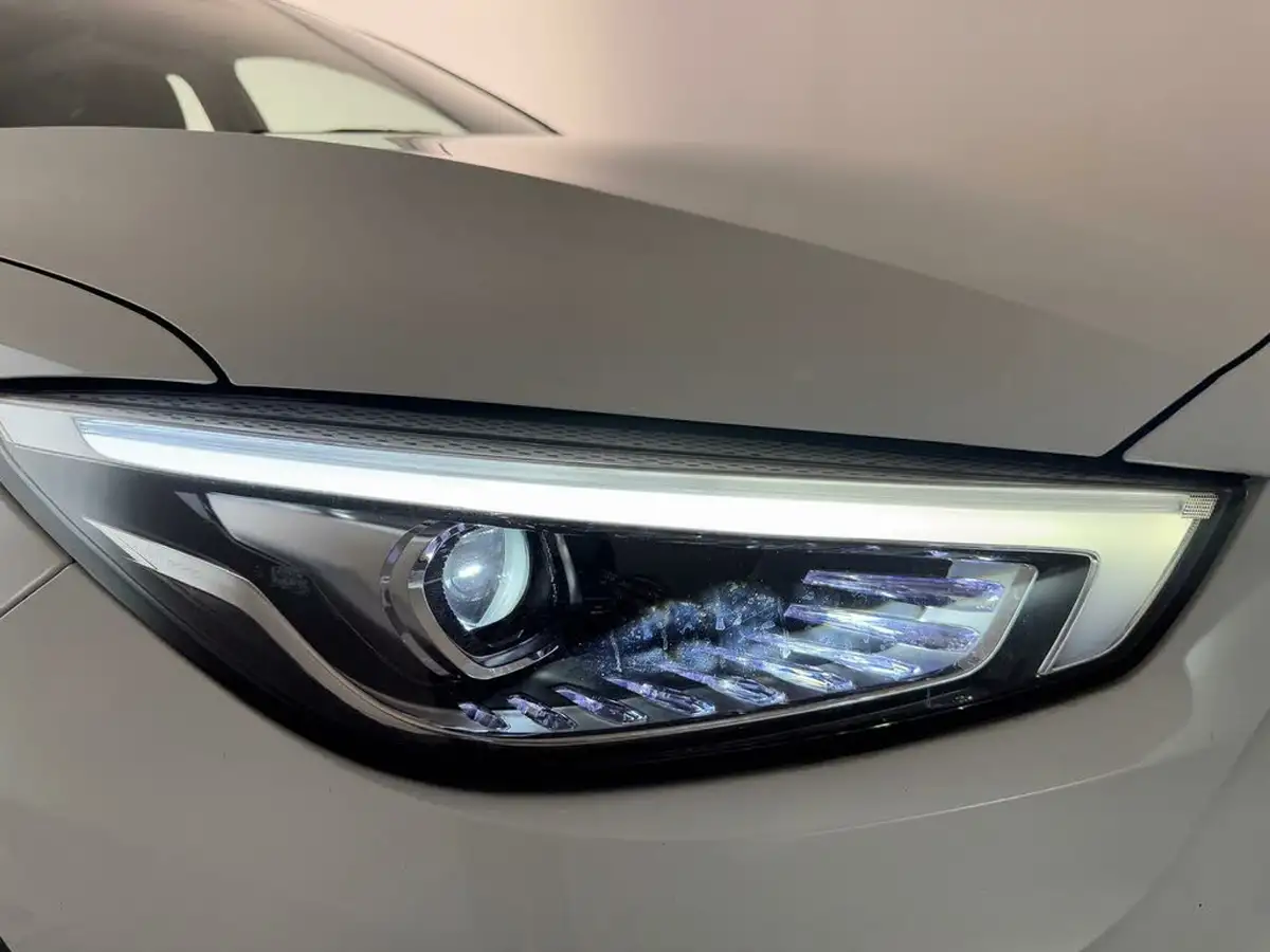 2022-mg-zs-suv-e-trophy-ev-156ps-long-range-big-32