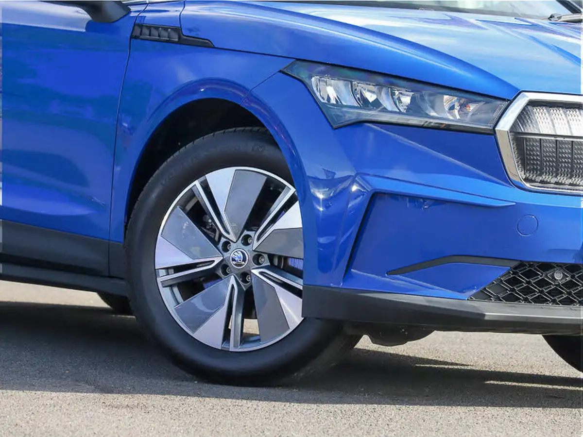 2022-skoda-enyaq-e-80-82-kwh-big-8