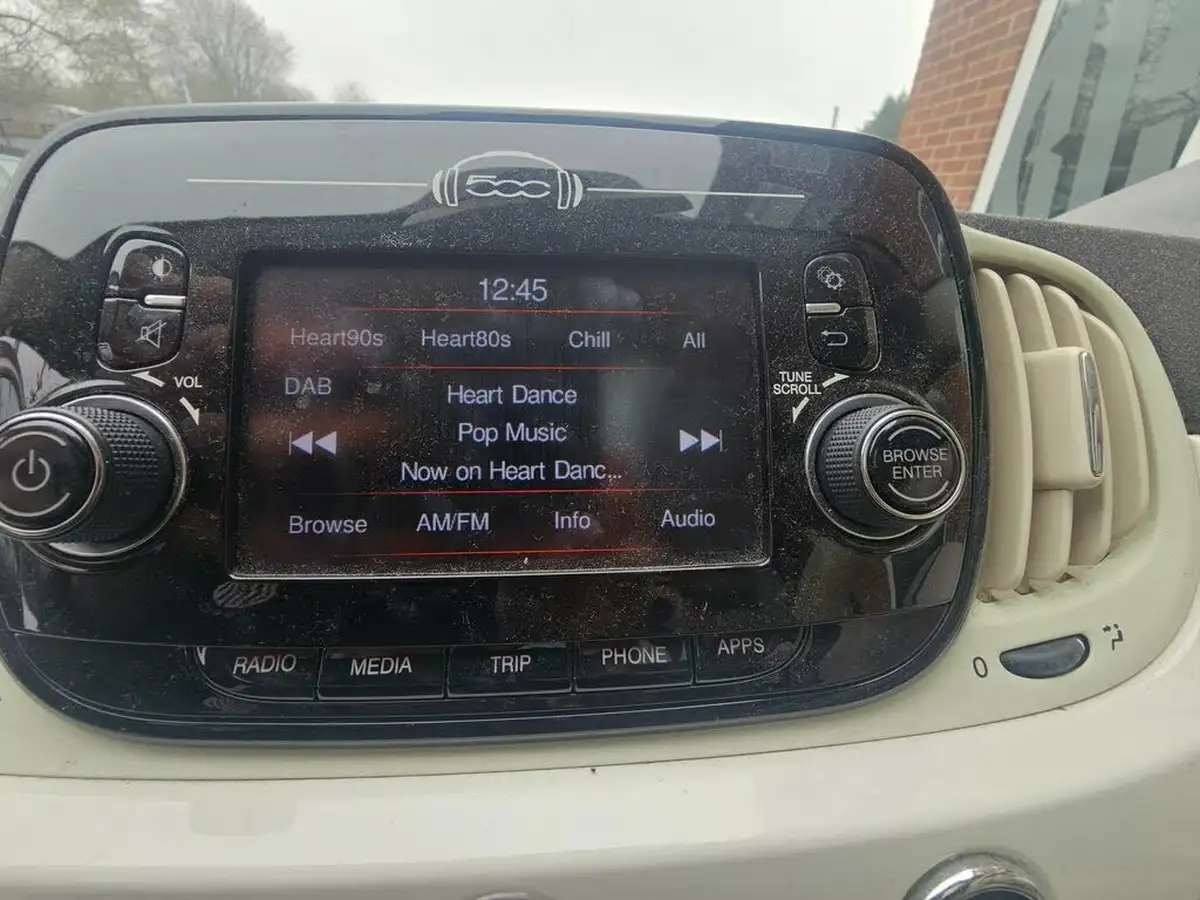 2018-fiat-500-12-lounge-big-22