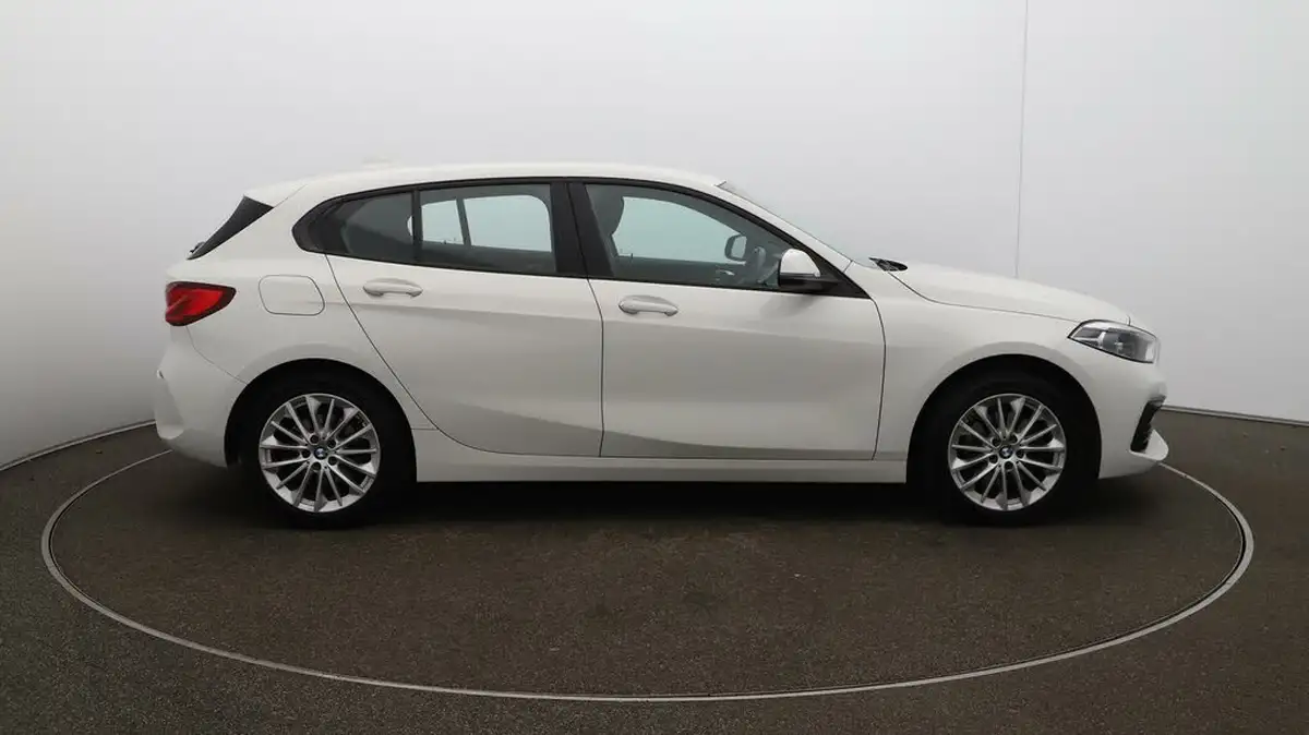 2022-bmw-1-series-15-118i-se-big-40