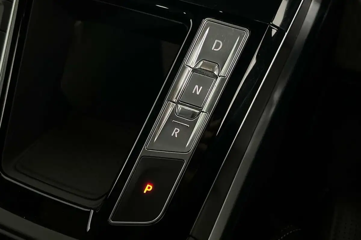 2022-jaguar-i-pace-ev400-hse-black-big-33