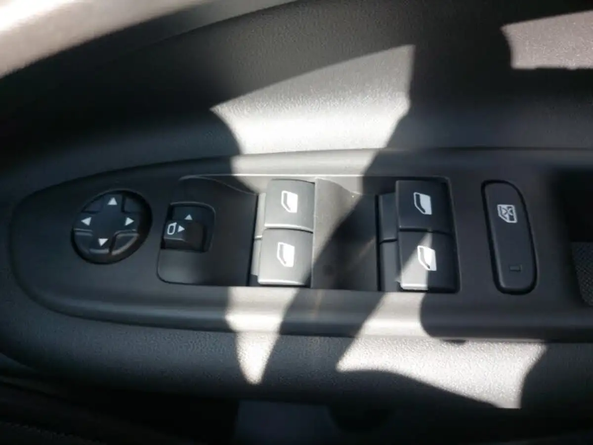 2025-jeep-avenger-12-gse-summit-big-12